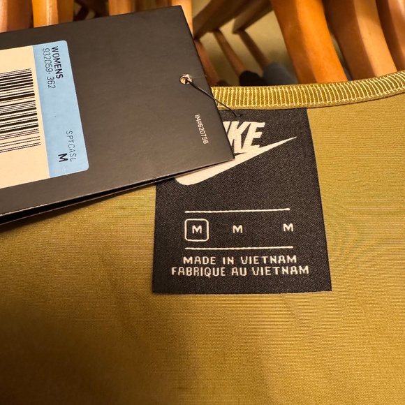 Nike Sportswear Women's Windrunner Shield Parka NWT - Picture 7 of 14